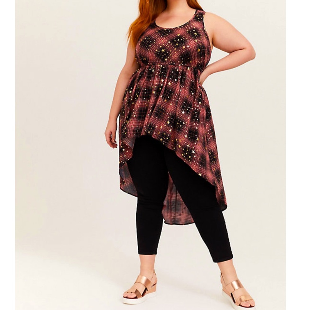 Torrid Black/gold star babydoll sleevls hi-low top